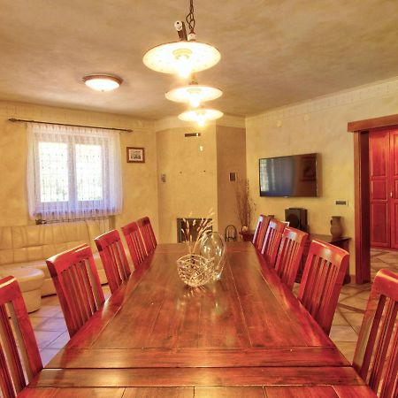 Family Apartment Rihter Črni Kal Dış mekan fotoğraf